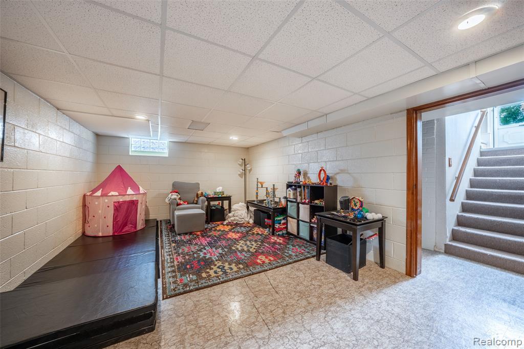 15560 CHARLES R AVE, Eastpointe, MI 48021 — Photo 23