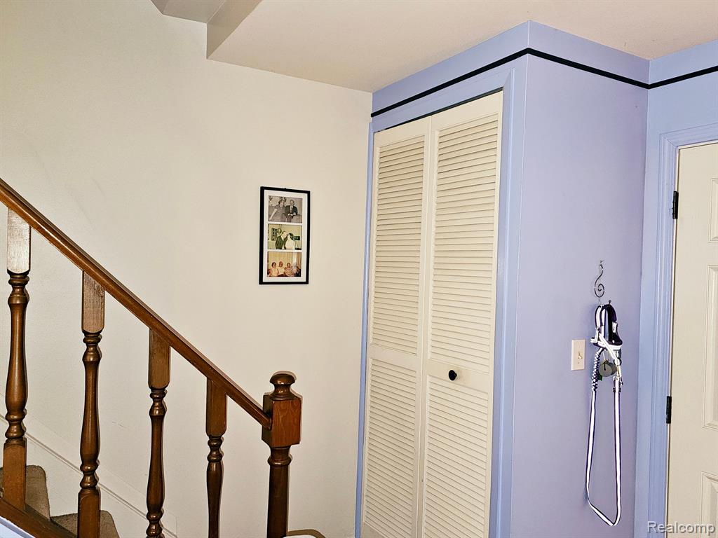 275 LAKE VILLAGE Drive, Walled Lake, MI 48390 — Photo 12