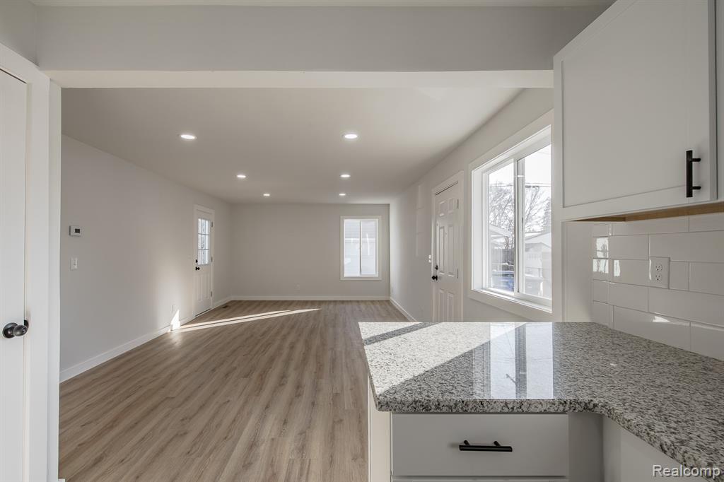 4075 Kempf Street, Waterford, MI 48329 — Photo 14