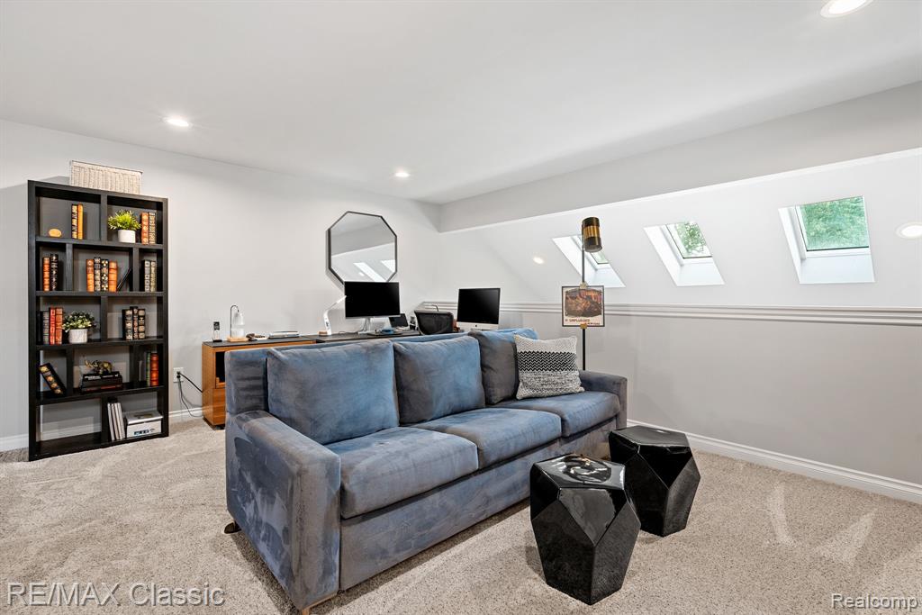 42456 GATEWAY Drive, Plymouth, MI 48170 — Photo 31