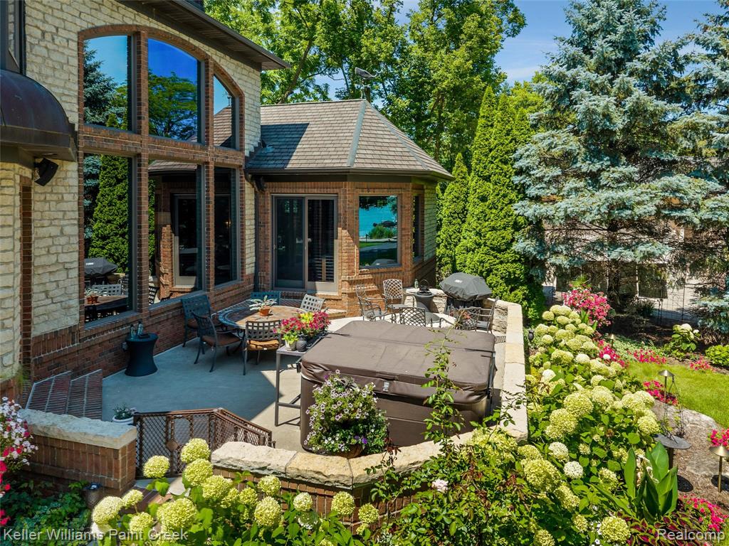 22220 E River Road, Grosse Ile, MI 48138 — Photo 7