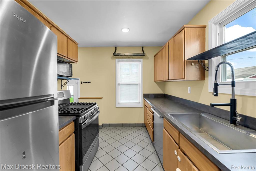 1311 Harvard Road, Berkley, MI 48072 — Photo 9