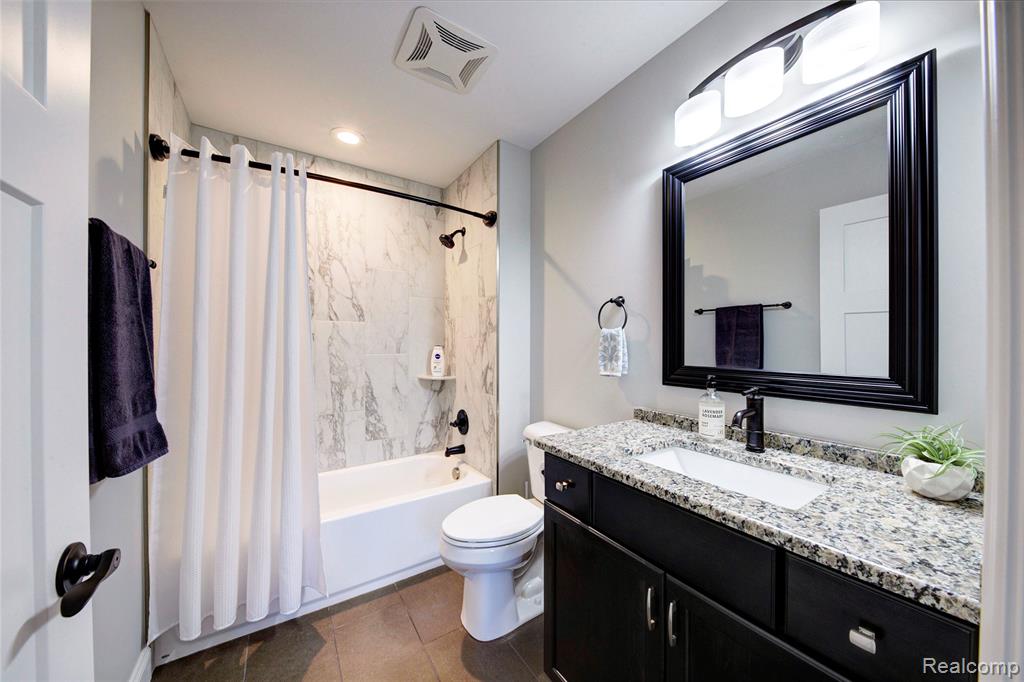 5904 Woodruff View Drive, Brighton, MI 48116 — Photo 15