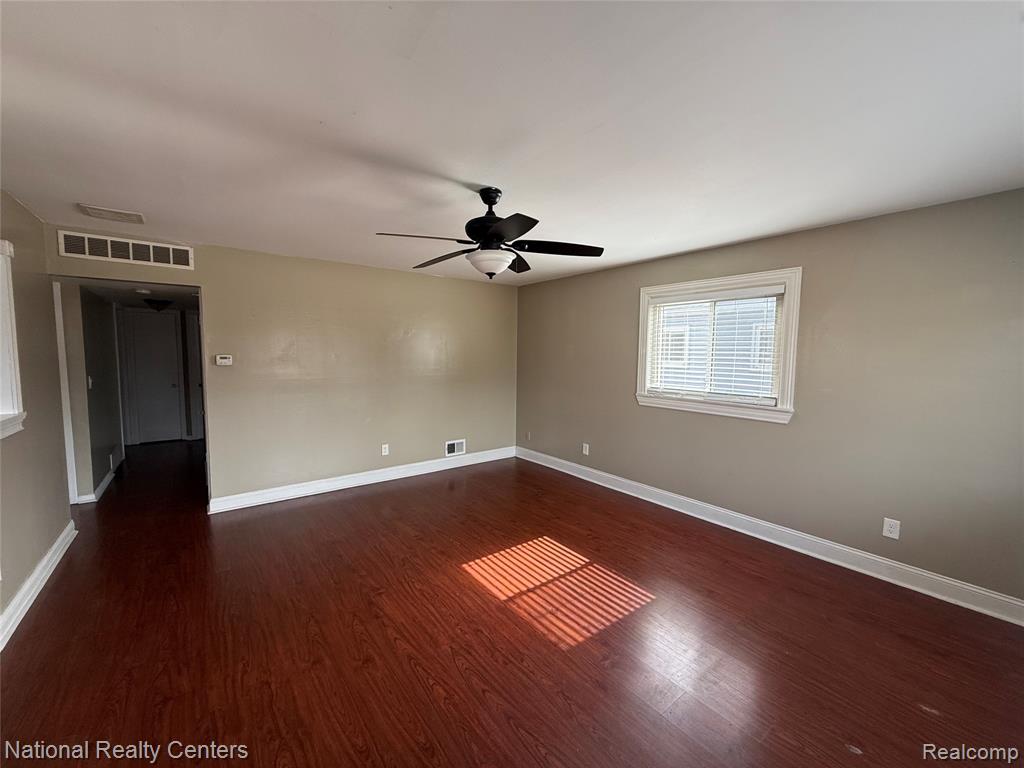 5669 KATHERINE Street, Dearborn Heights, MI 48125 — Photo 3