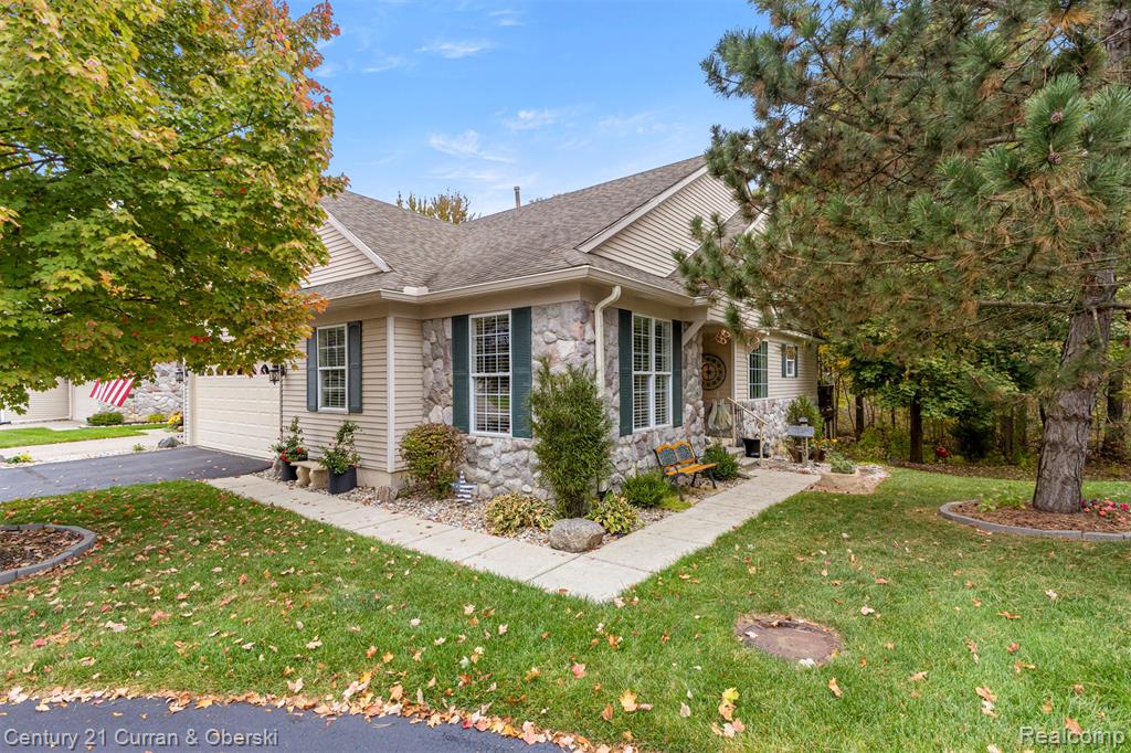 870 Calpernia, 20, Wixom, MI 48393 — Photo 3