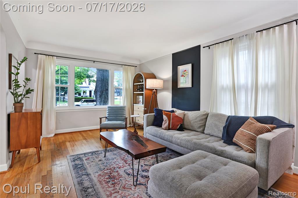 905 Forestdale Road, Royal Oak, MI 48067 — Photo 12