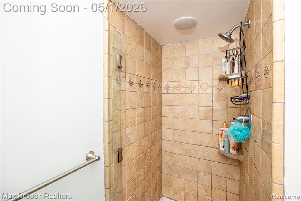 2275 Park Ridge Drive, Bloomfield Hills, MI 48304 — Photo 49