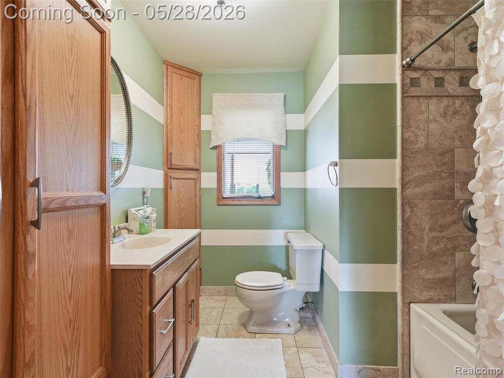 21156 Robinson Street, Farmington, MI 48336 — Photo 17
