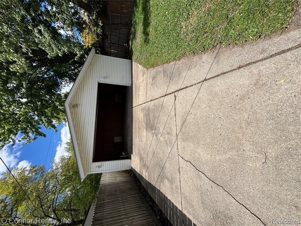 27637 Barrington Street, Madison Heights, MI 48071 — Photo 24