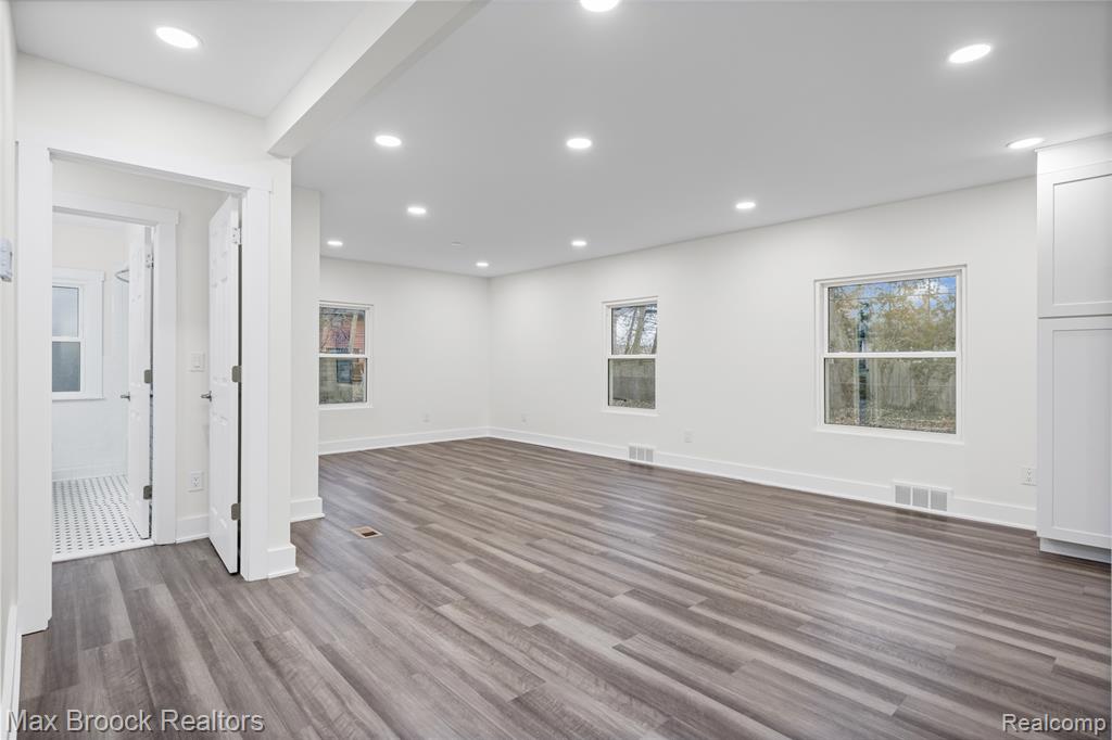 17348 Hilton Street, Southfield, MI, 48075