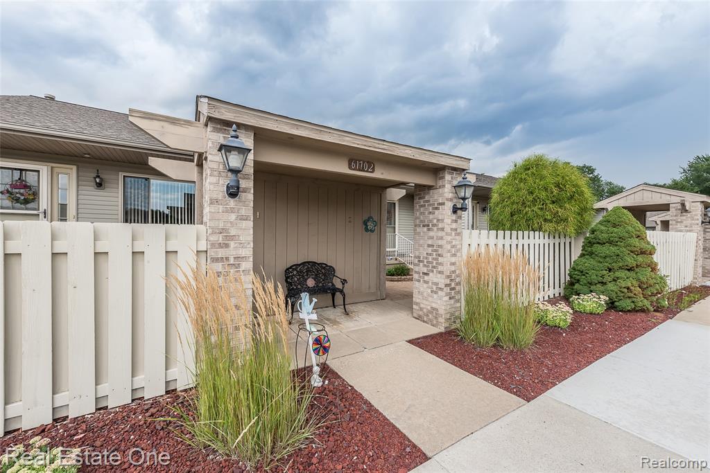 61702 Williamsburg, 2, South Lyon, MI 48178 — Photo 2