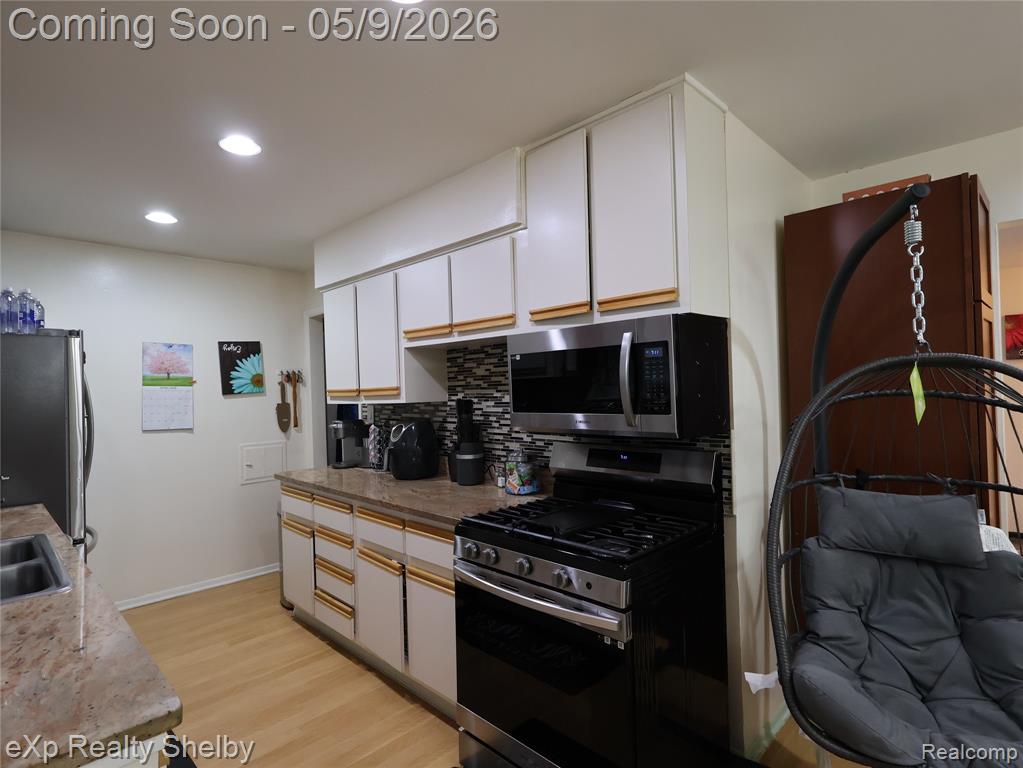719 Sheryl Drive, Waterford, MI 48328 — Photo 18