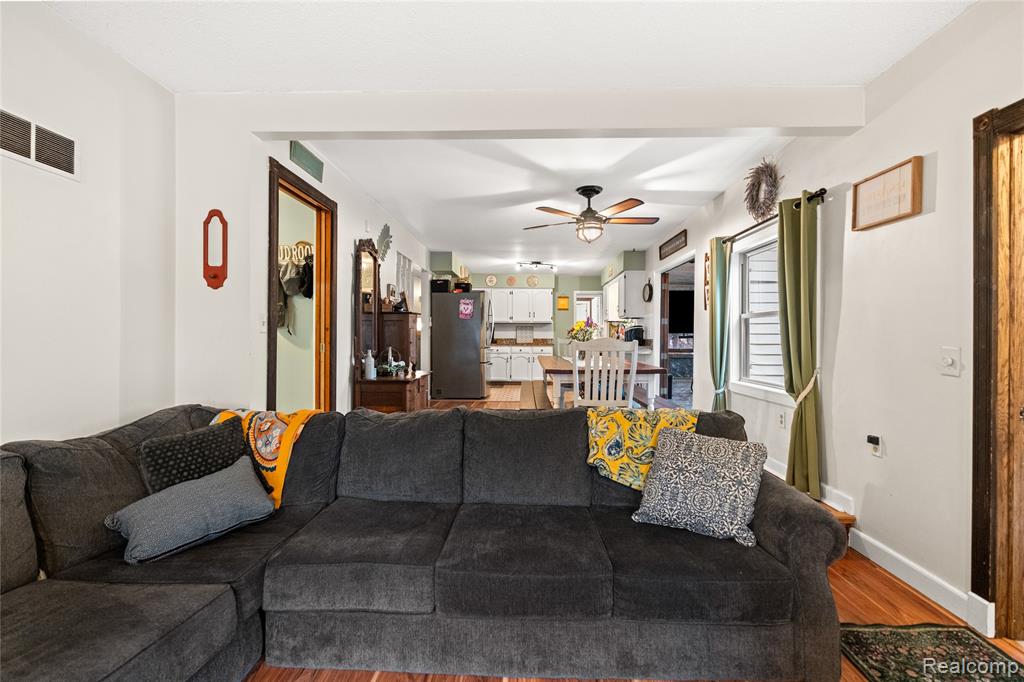 6076 E Carpenter Road, Flint, MI 48506 — Photo 18