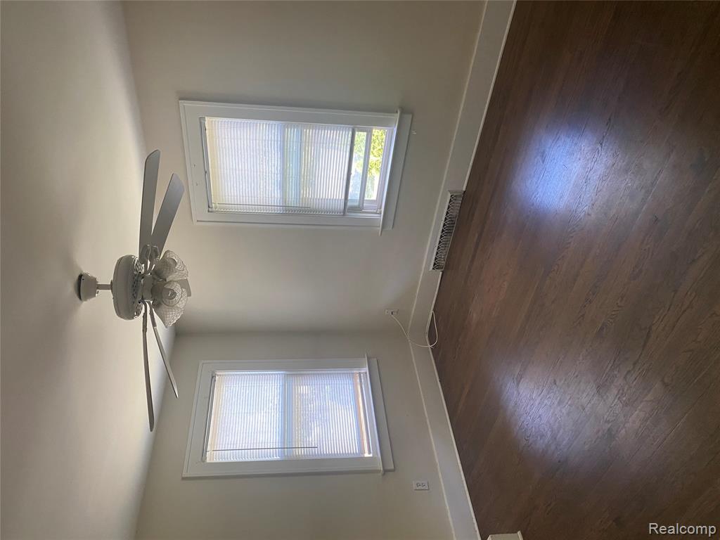 65 Chippewa Road, Pontiac, MI 48341 — Photo 8