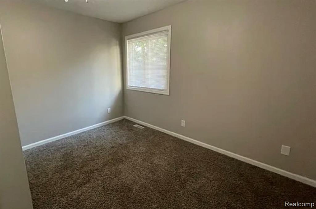 2150 Phillips Avenue, Holt, MI 48842 — Photo 9