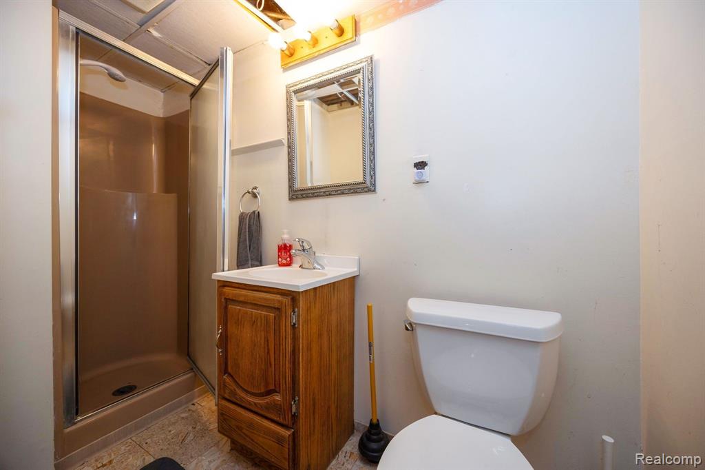 9722 BLAUVELT Drive, Grosse Ile, MI 48138 — Photo 38