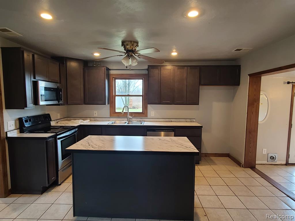 4161 MAPLE Street, Brown, MI 48416 — Photo 4