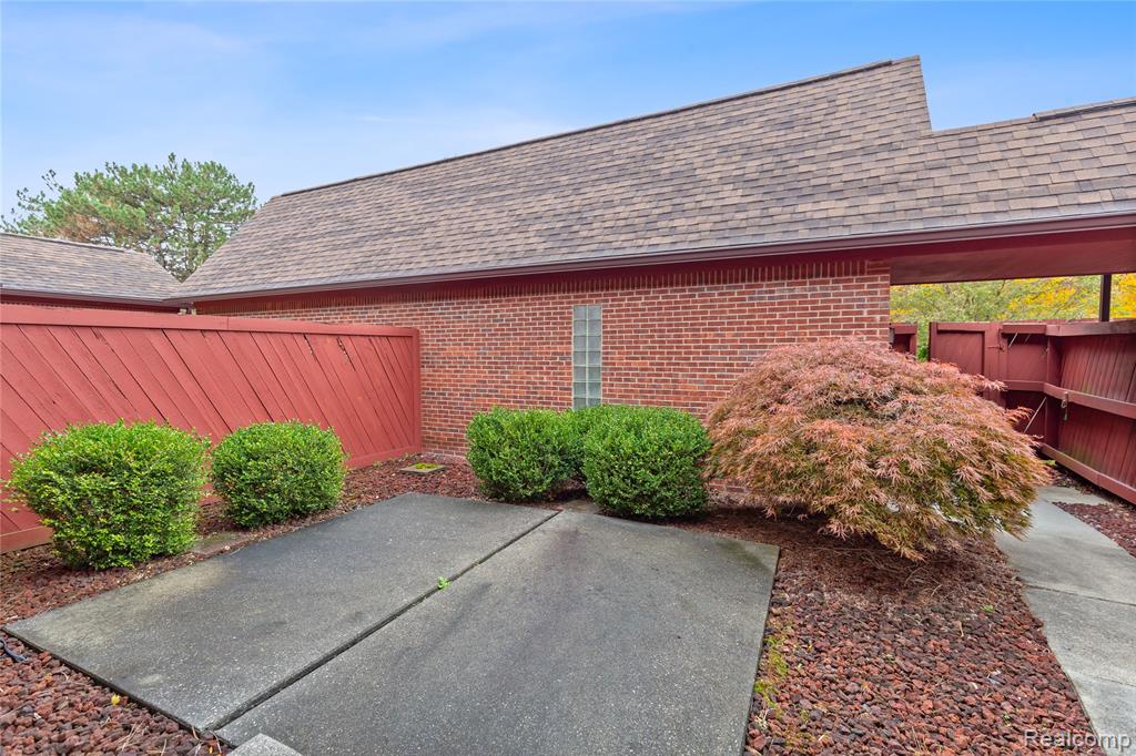 42216 Lochmoor Street, Clinton Twp, MI 48038 — Photo 5