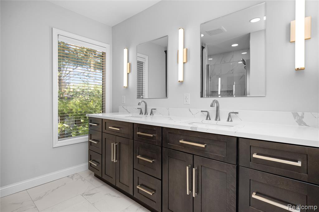 4695 Maura Lane, West Bloomfield, MI 48323 — Photo 27