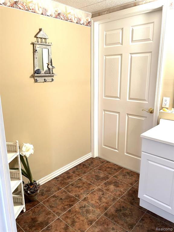 637 RIDGE Lane, B, Tecumseh, MI 49286 — Photo 39