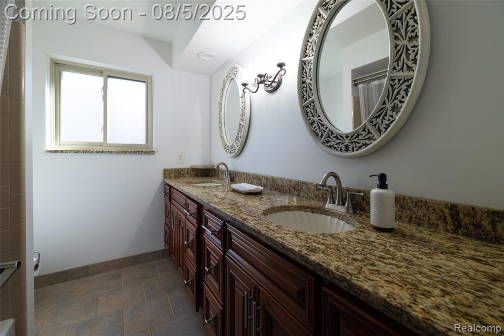 39667 Baker Drive, Sterling Heights, MI 48310 — Photo 21