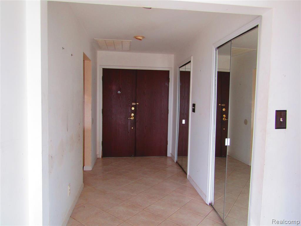 15801 Providence Drive, 10C, Southfield, MI 48075 — Photo 2