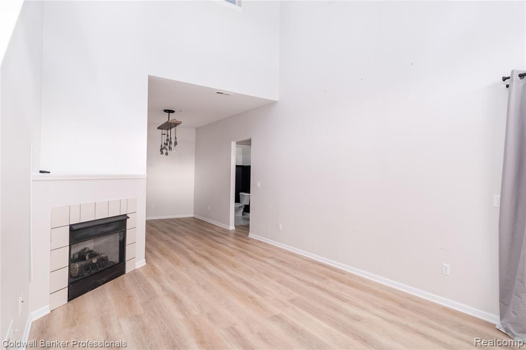 2104 Trailway Court, Commerce Twp, MI 48390 — Photo 5