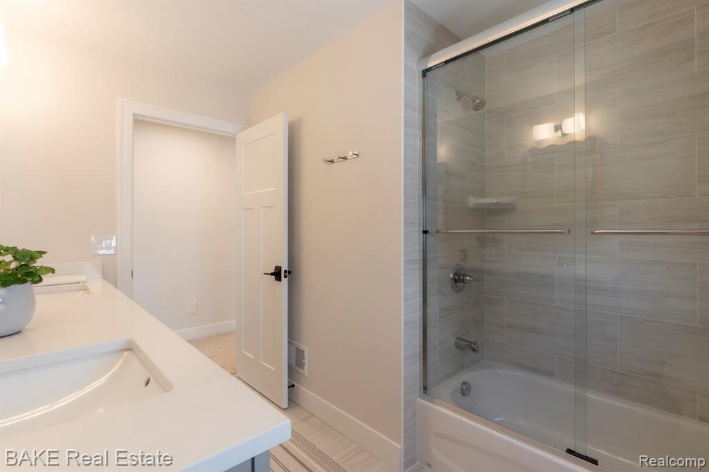 205 Mountain View Lane, Milford, MI 48381 — Photo 39