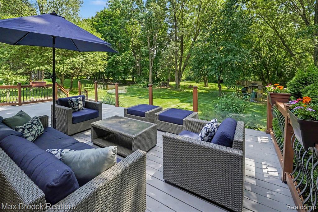 9843 Oak Valley Drive, Clarkston, MI 48348 — Photo 38