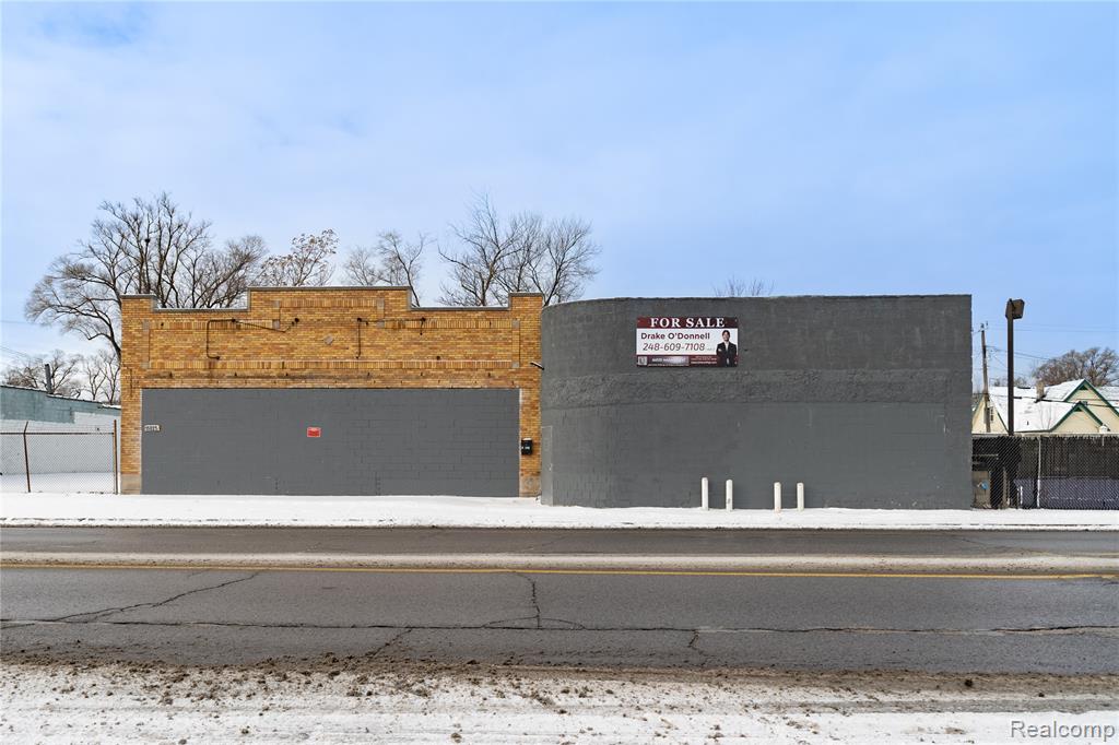 15031 Wyoming Avenue - Photo 2