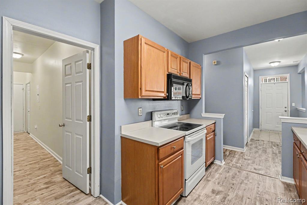 16339 Chatham Drive, Macomb, MI 48044 — Photo 12