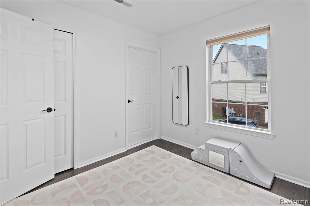 815 PALLISTER Street, Detroit, MI 48202 — Photo 21