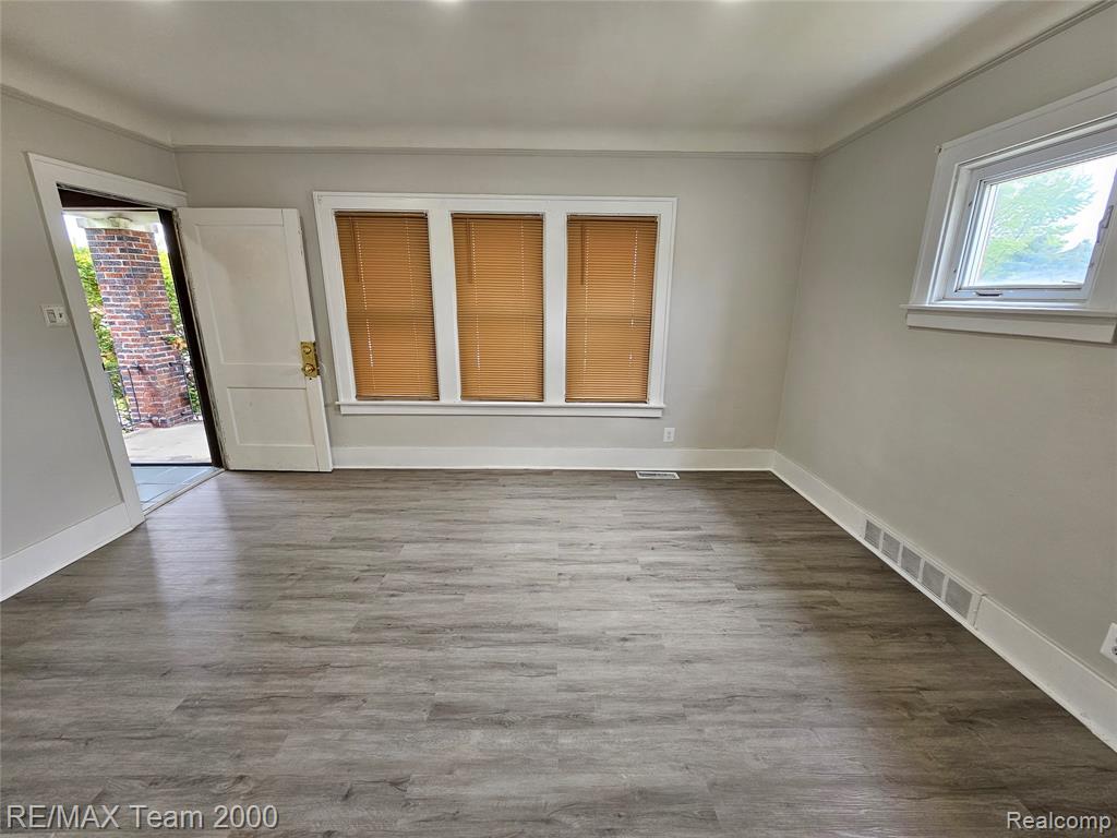 7005 Orchard Avenue, Dearborn, MI 48126 — Photo 6