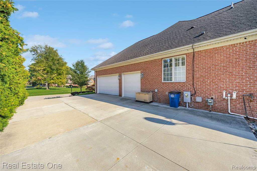 1937 Carsons Cove, Commerce Twp, MI 48390 — Photo 68