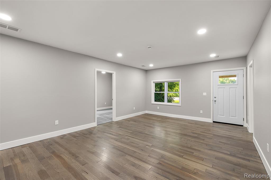 5771 Gratiot Avenue, St. Clair, MI 48079 — Photo 35