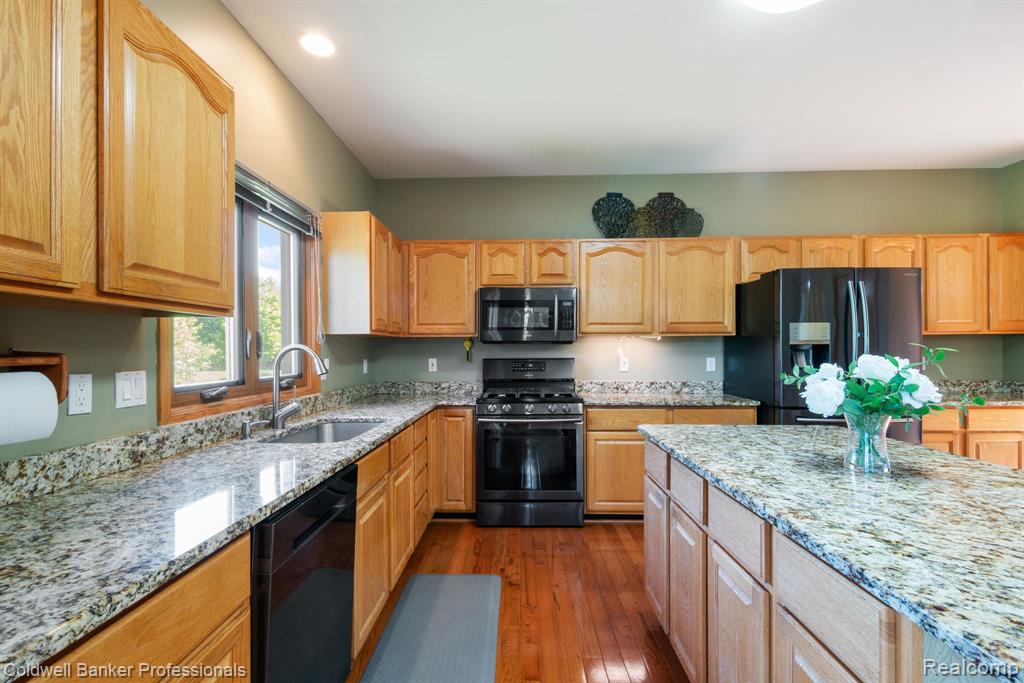 49906 Fuller Court, Plymouth, MI 48170 — Photo 15