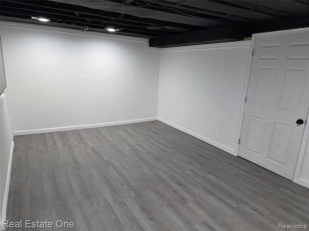 8042 Hartwell Street, Detroit, MI 48228 — Photo 22
