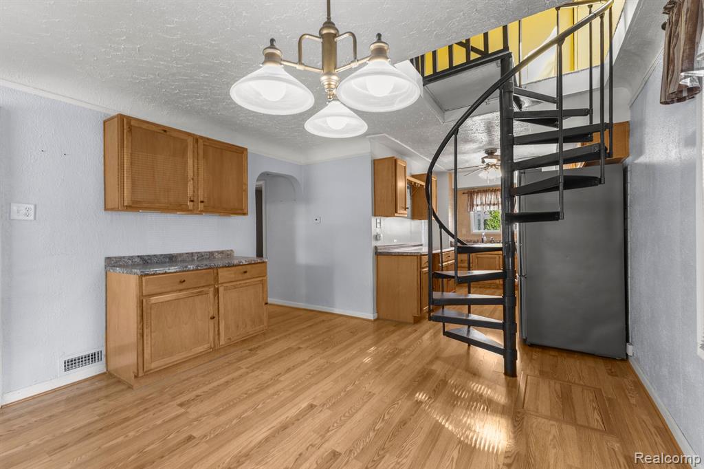 5101 CLIPPERT Street, Dearborn Heights, MI 48125 — Photo 8
