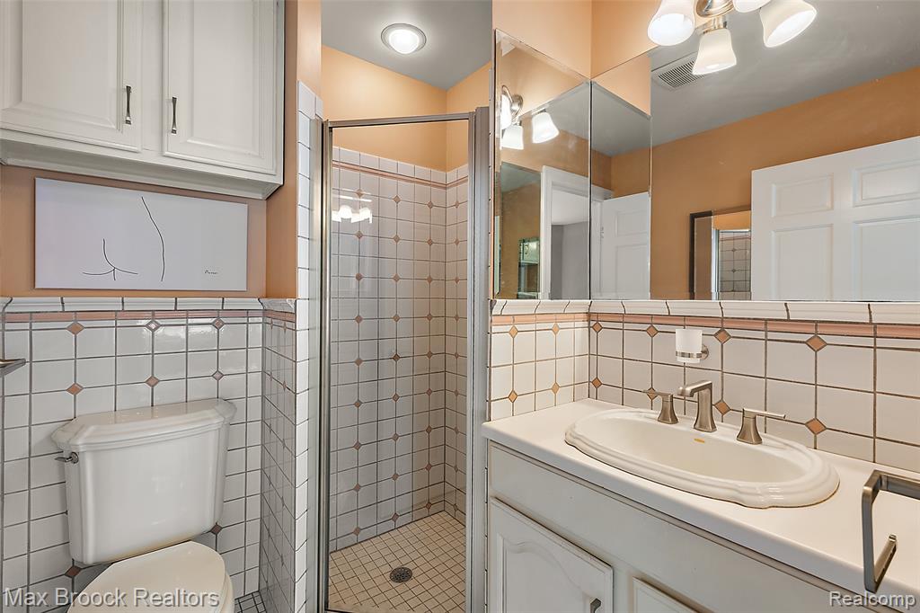 3642 Orchard Lake Road, West Bloomfield, MI 48324 — Photo 21