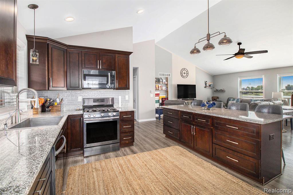 2660 Bay Point Court, Imlay City, MI 48444 — Photo 15