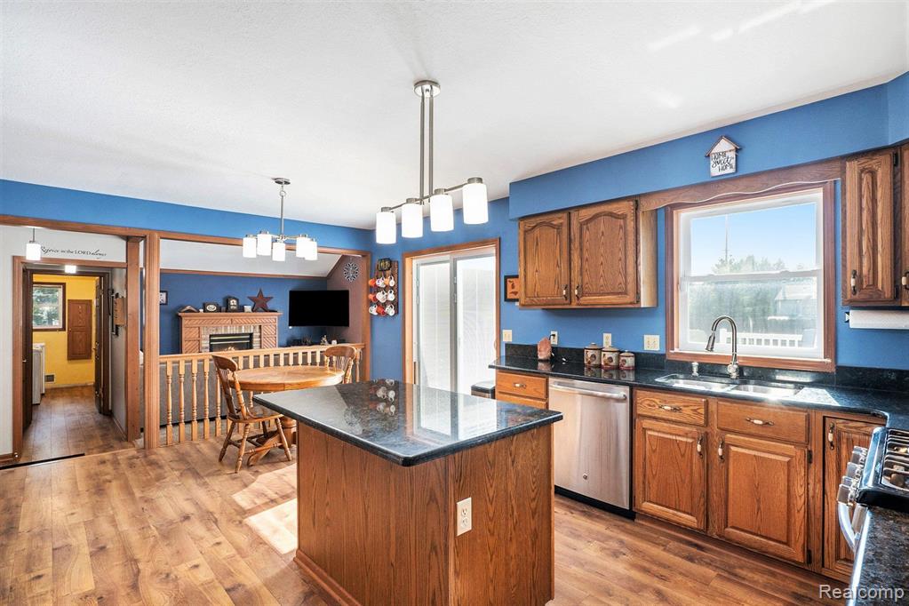 6084 Chatham Court, Grand Blanc, MI 48439 — Photo 17