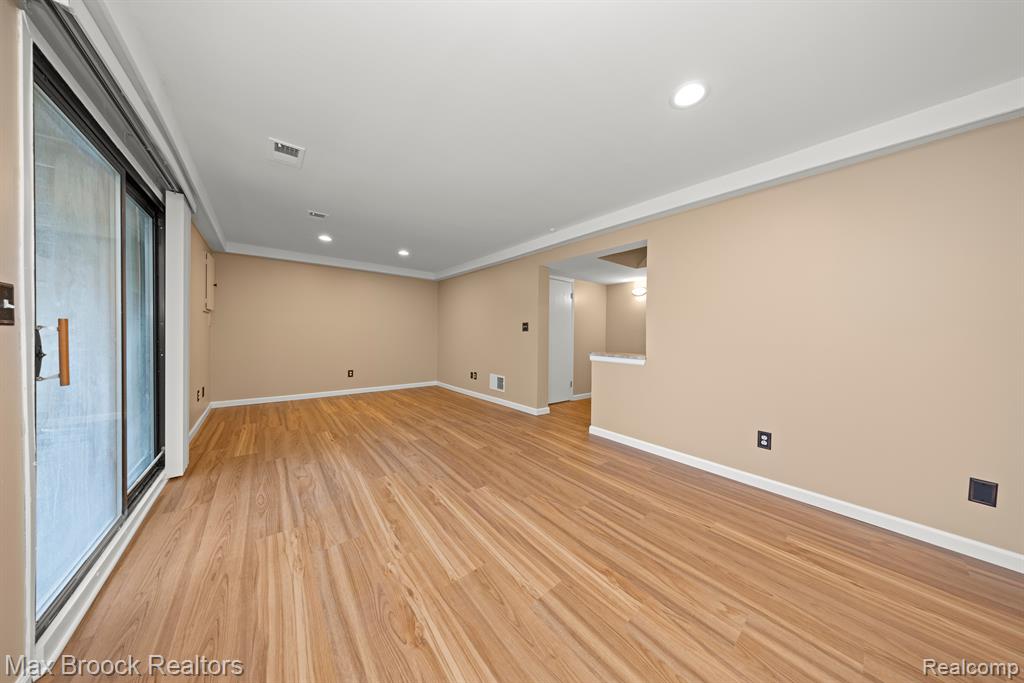 5605 DRAKE HOLLOW Drive W, West Bloomfield, MI — Photo 32