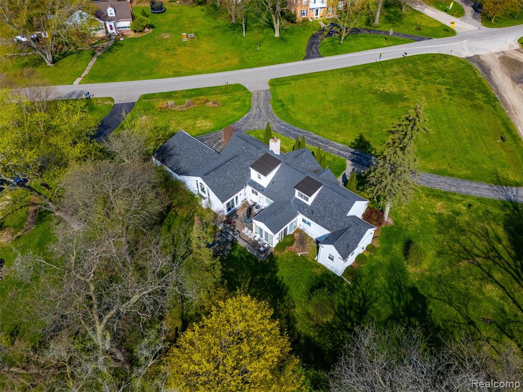 27881 Rackham Drive, Lathrup Village, MI 48076 — Photo 24
