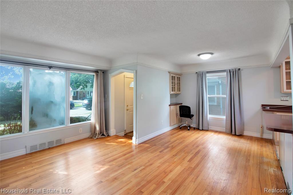 8027 Kolb Avenue, Allen Park, MI 48101 — Photo 5