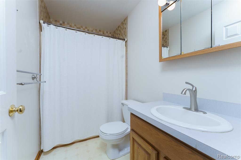3410 Hogback Road, Fowlerville, MI 48836 — Photo 14