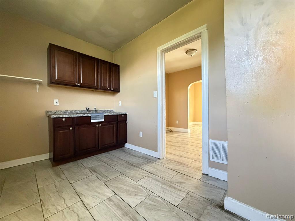 9628 PETOSKEY Avenue, Detroit, MI 48204 — Photo 15