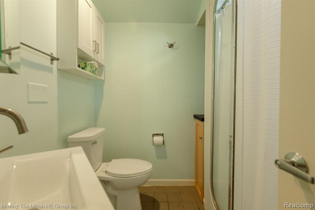 3090 EDGEWOOD Drive, Ann Arbor, MI 48104 — Photo 22