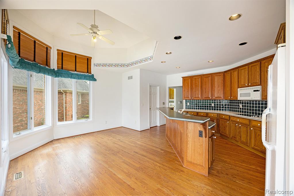53527 Cherrywood Drive, Shelby Twp, MI 48315 — Photo 22