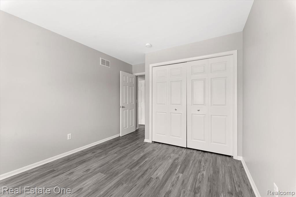 26783 Kirkway Circle, Woodhaven, MI 48183 — Photo 22