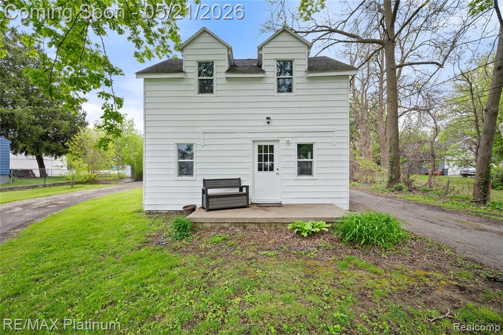 6116 Lapeer Road, Burton, MI 48509 — front exterior